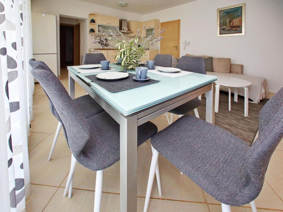 Sun-Kissed Apartment In Bibinje With Garden Camera foto