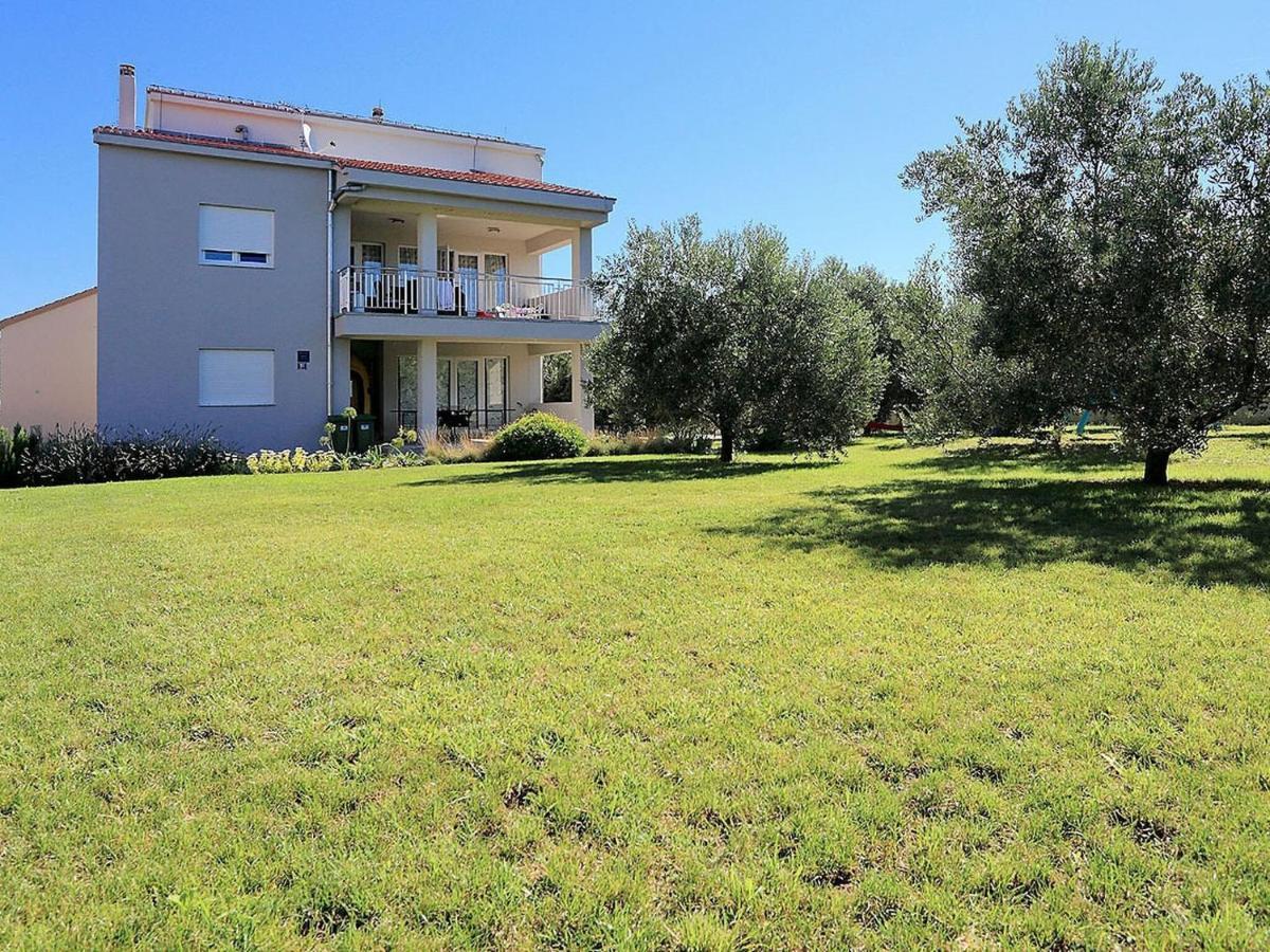 Sun-Kissed Apartment In Bibinje With Garden Camera foto